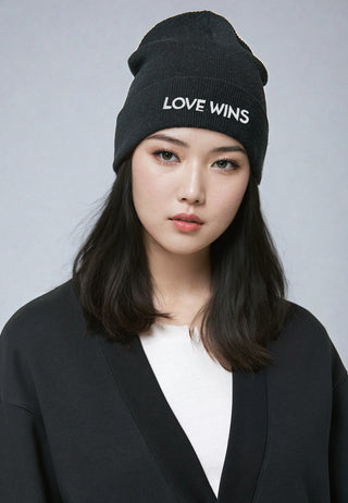 Beanie Classic Brodé "Love Wins"